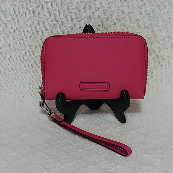 Vera Bradley Handbags - Vera Bradley Grab & Go Pink Wristlet